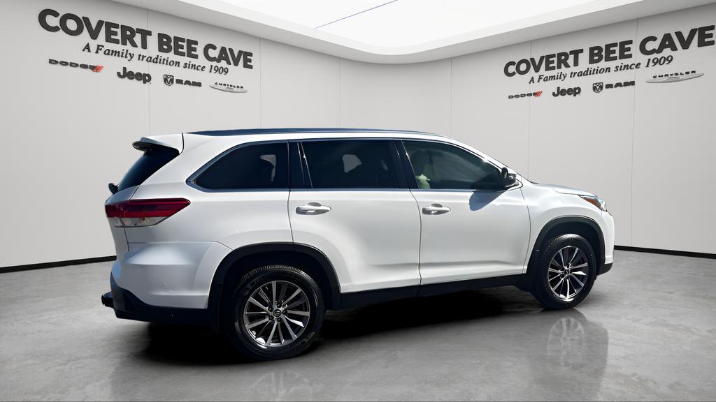 used 2019 Toyota Highlander car, priced at $21,636