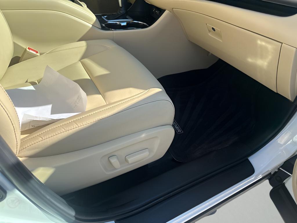 used 2019 Toyota Highlander car, priced at $21,636