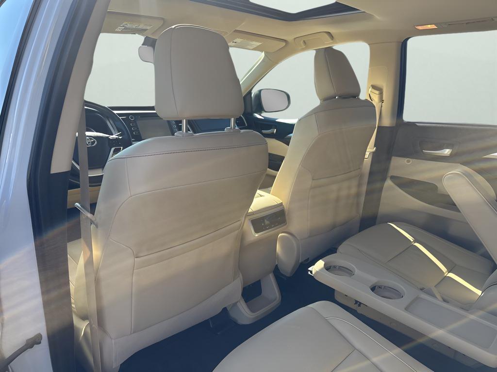 used 2019 Toyota Highlander car, priced at $21,636