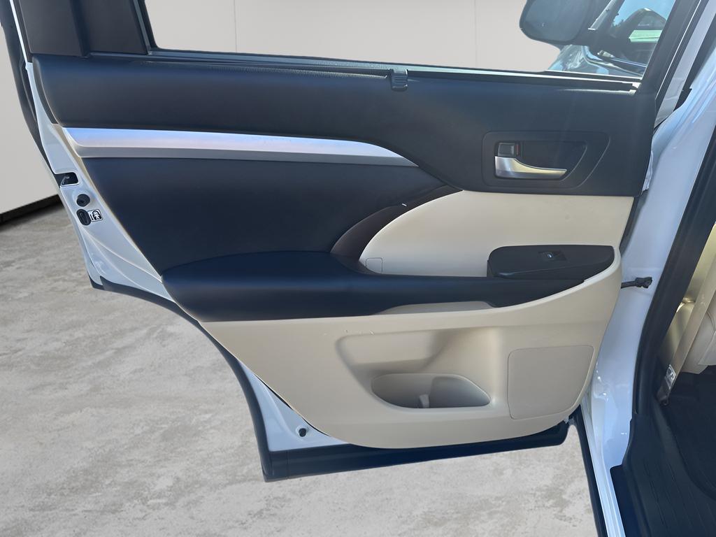 used 2019 Toyota Highlander car, priced at $21,636