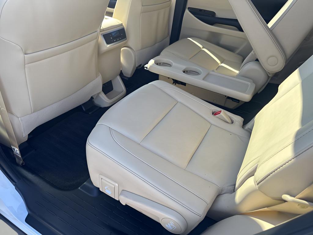 used 2019 Toyota Highlander car, priced at $21,636