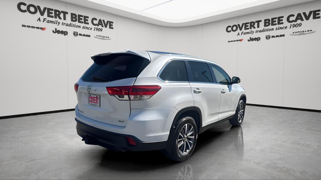 used 2019 Toyota Highlander car, priced at $21,636