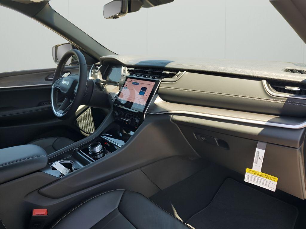 new 2025 Jeep Grand Cherokee L car, priced at $49,980