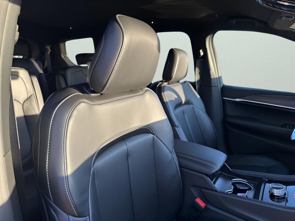 new 2025 Jeep Grand Cherokee L car, priced at $44,777