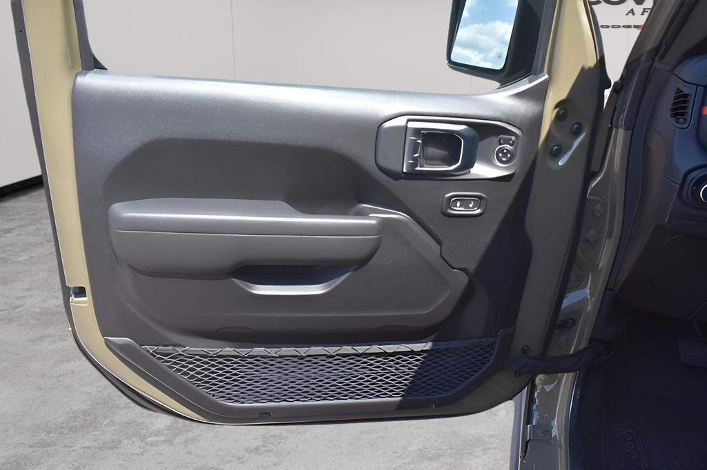 new 2025 Jeep Gladiator car, priced at $46,300