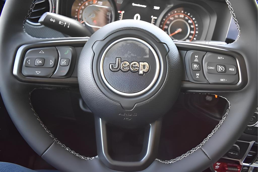 new 2025 Jeep Gladiator car, priced at $46,300
