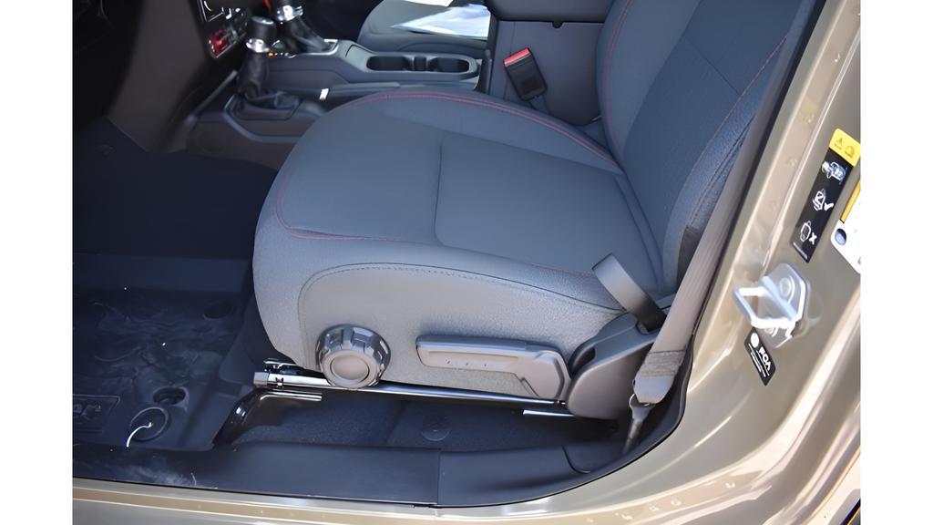 new 2025 Jeep Gladiator car, priced at $46,300