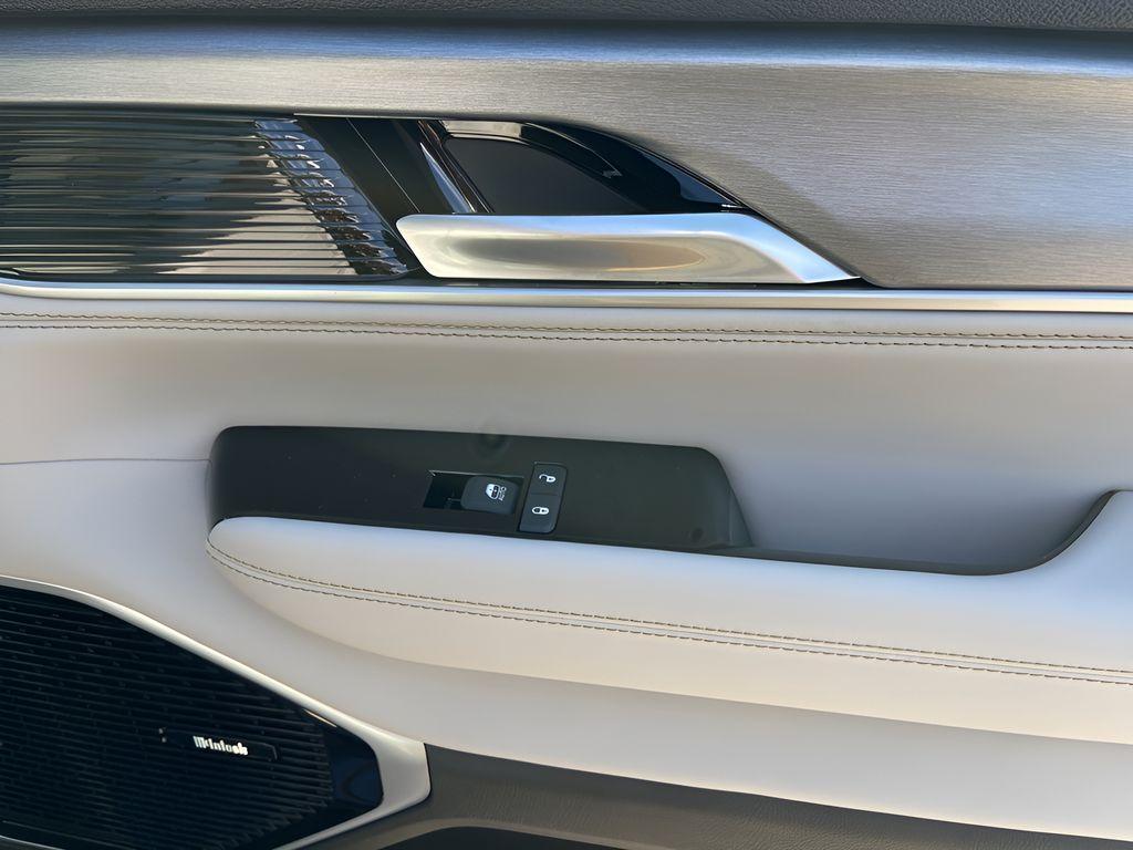 new 2025 Jeep Wagoneer car, priced at $75,936