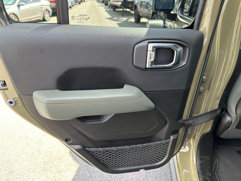 new 2025 Jeep Gladiator car, priced at $55,866
