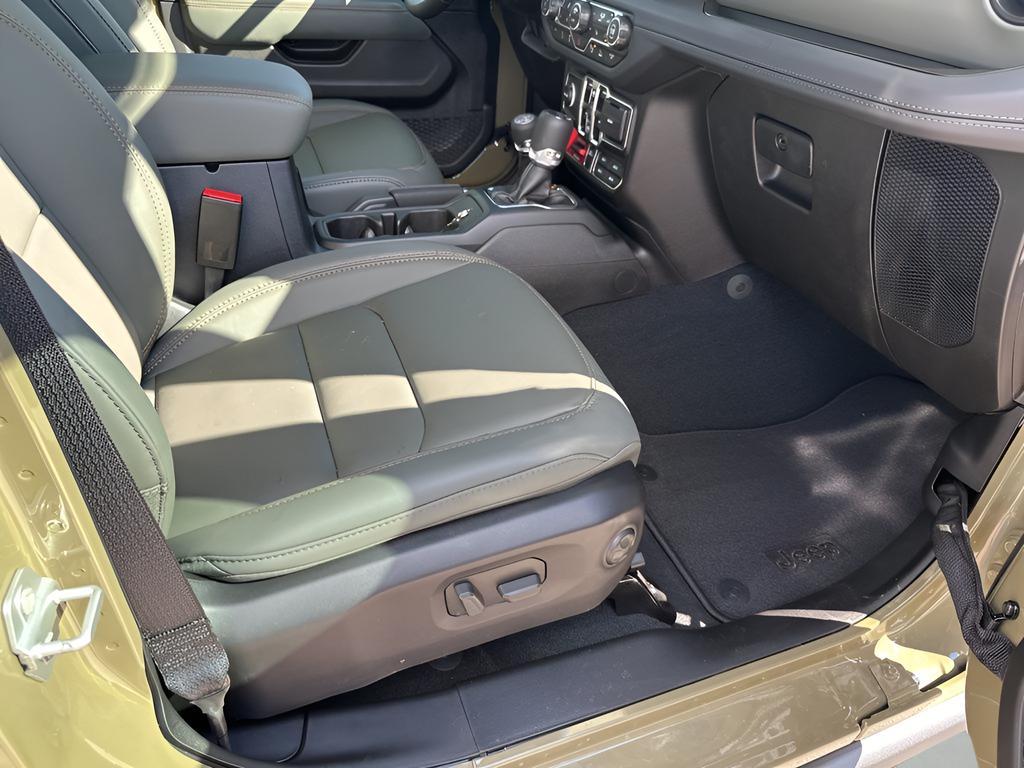 new 2025 Jeep Gladiator car, priced at $53,245