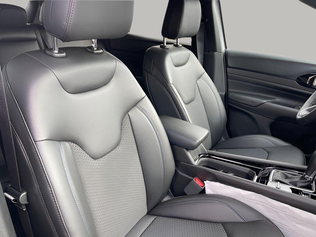 new 2025 Jeep Compass car, priced at $28,559