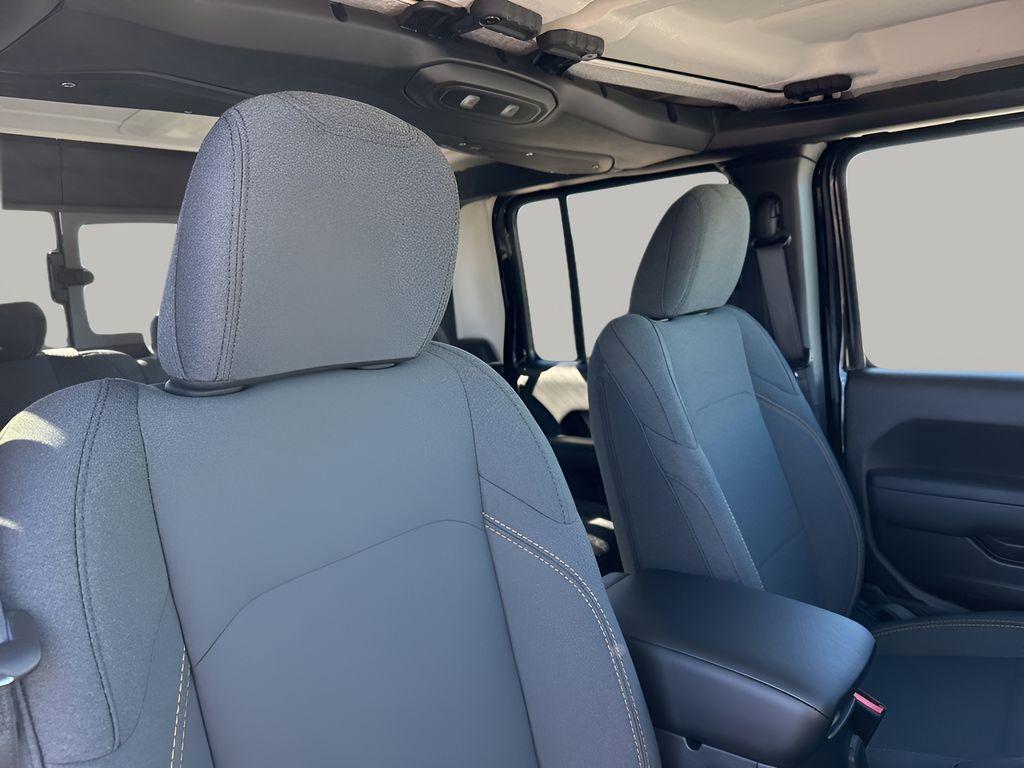 new 2025 Jeep Gladiator car, priced at $40,940