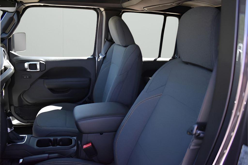 new 2025 Jeep Gladiator car, priced at $45,391