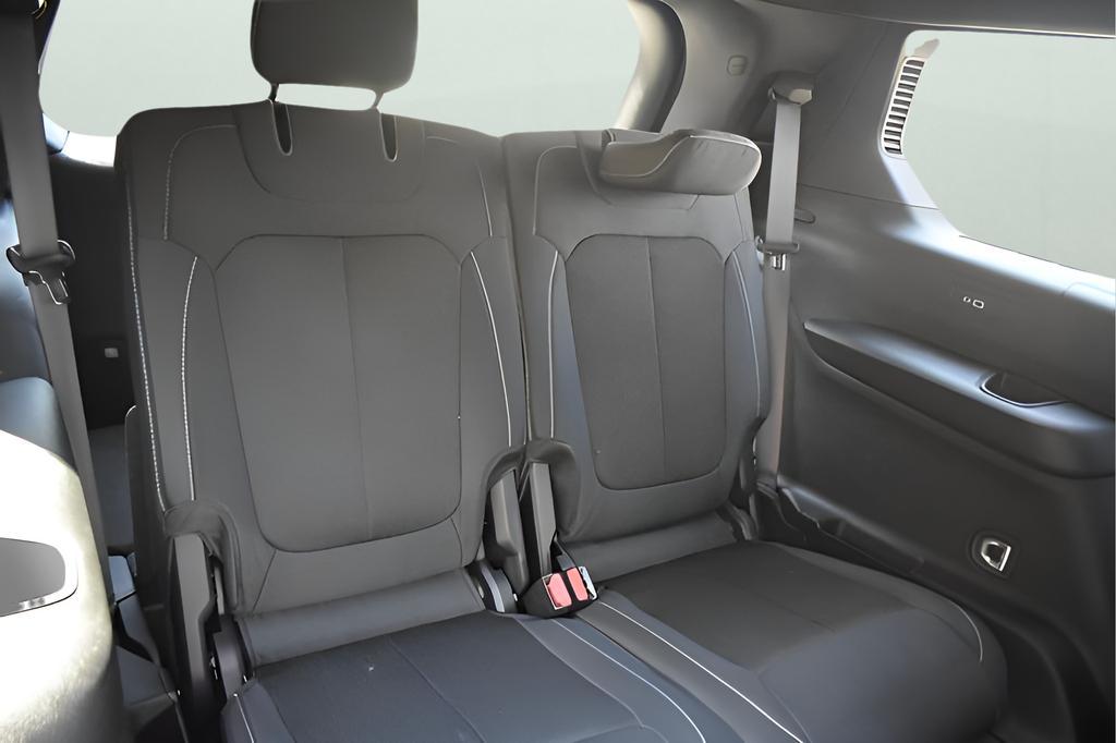 new 2025 Jeep Grand Cherokee L car, priced at $37,548