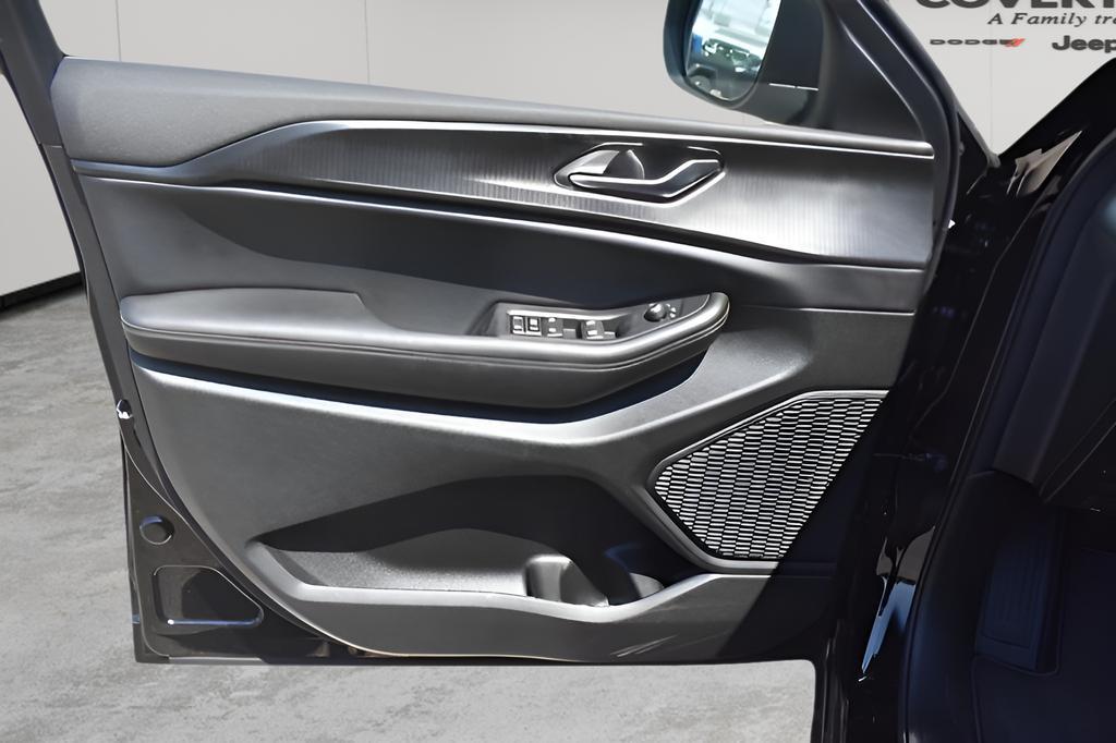 new 2025 Jeep Grand Cherokee L car, priced at $37,548