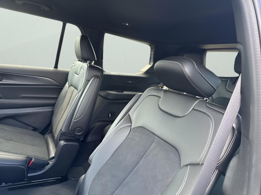 new 2025 Jeep Grand Cherokee L car, priced at $40,701