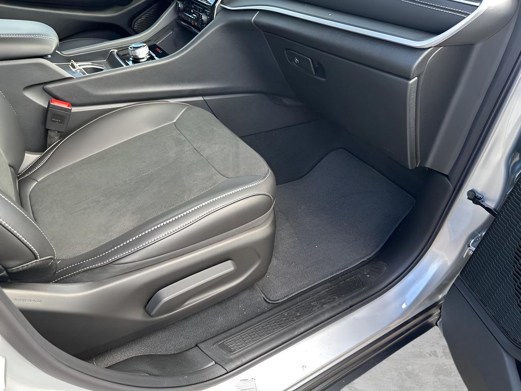 new 2025 Jeep Grand Cherokee L car, priced at $40,701