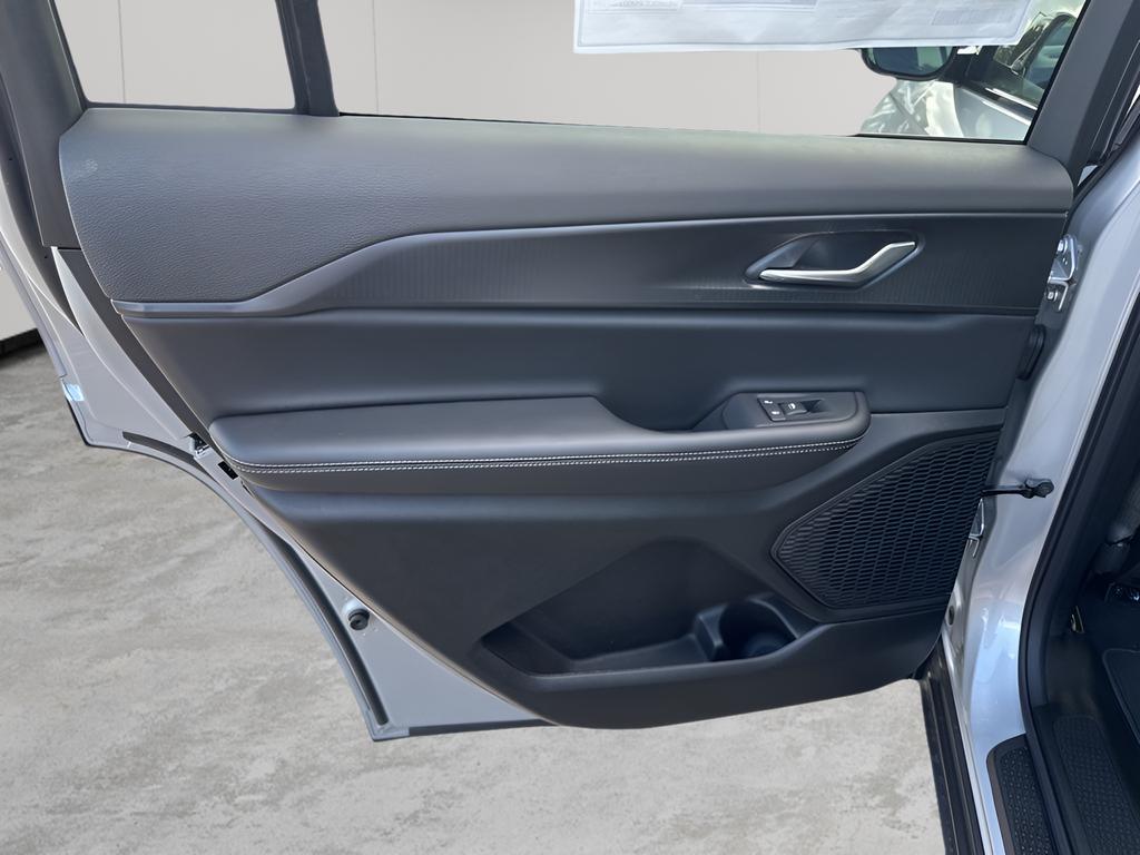 new 2025 Jeep Grand Cherokee L car, priced at $40,701