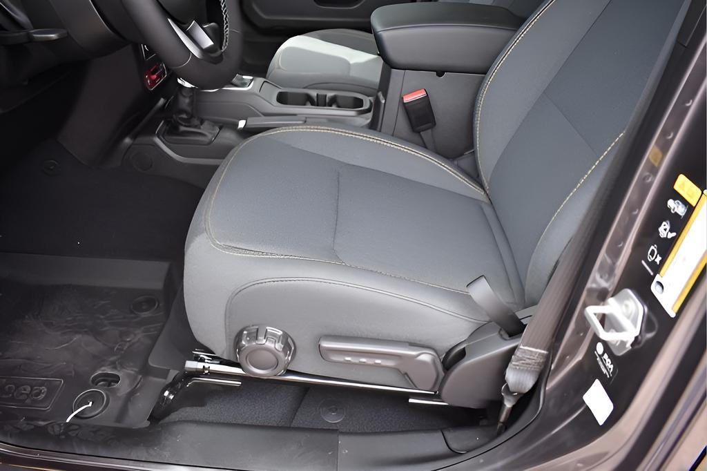 new 2025 Jeep Gladiator car, priced at $48,170