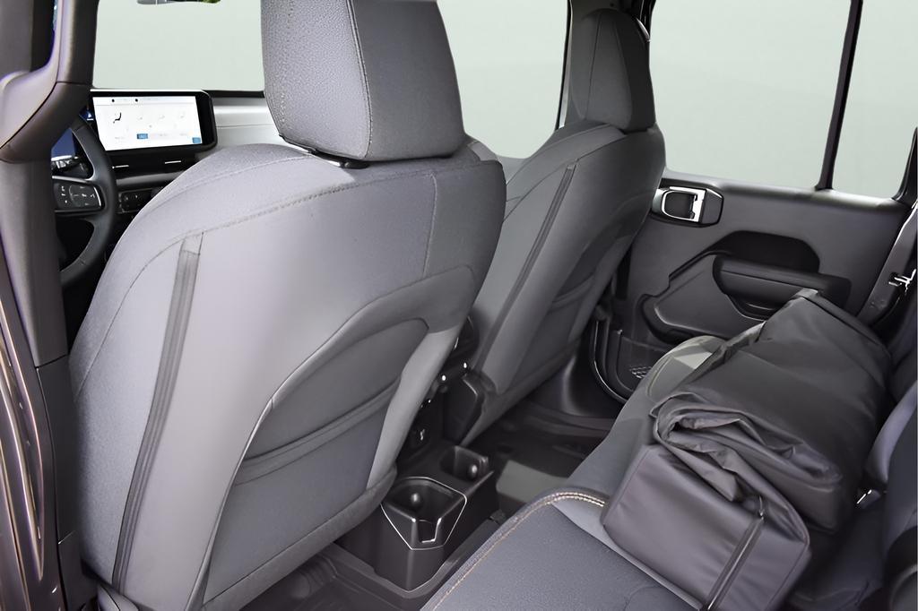 new 2025 Jeep Gladiator car, priced at $48,170