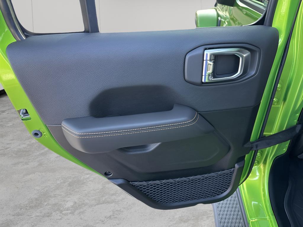 new 2025 Jeep Gladiator car, priced at $44,205