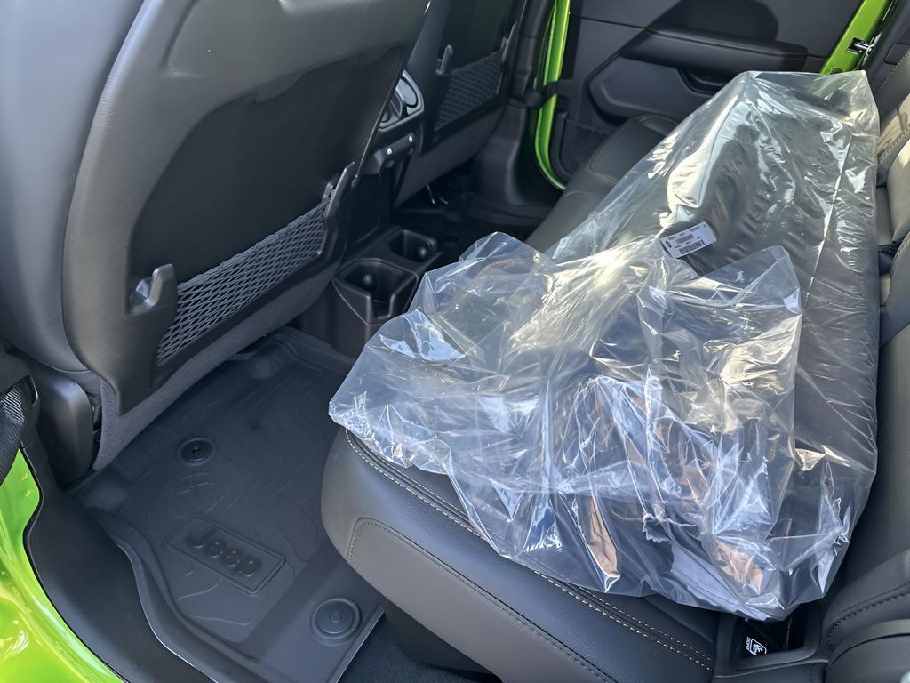 new 2025 Jeep Gladiator car, priced at $44,205