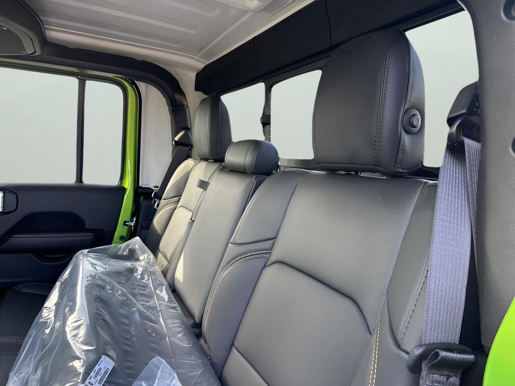 new 2025 Jeep Gladiator car, priced at $44,205