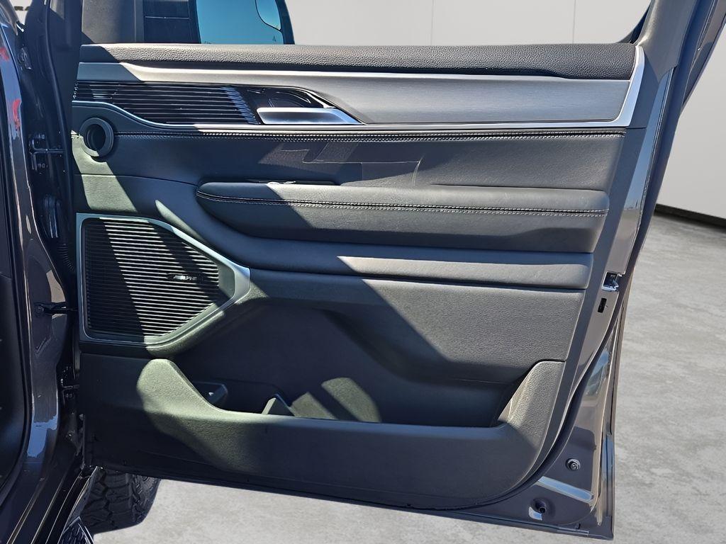 new 2025 Jeep Wagoneer car, priced at $89,320