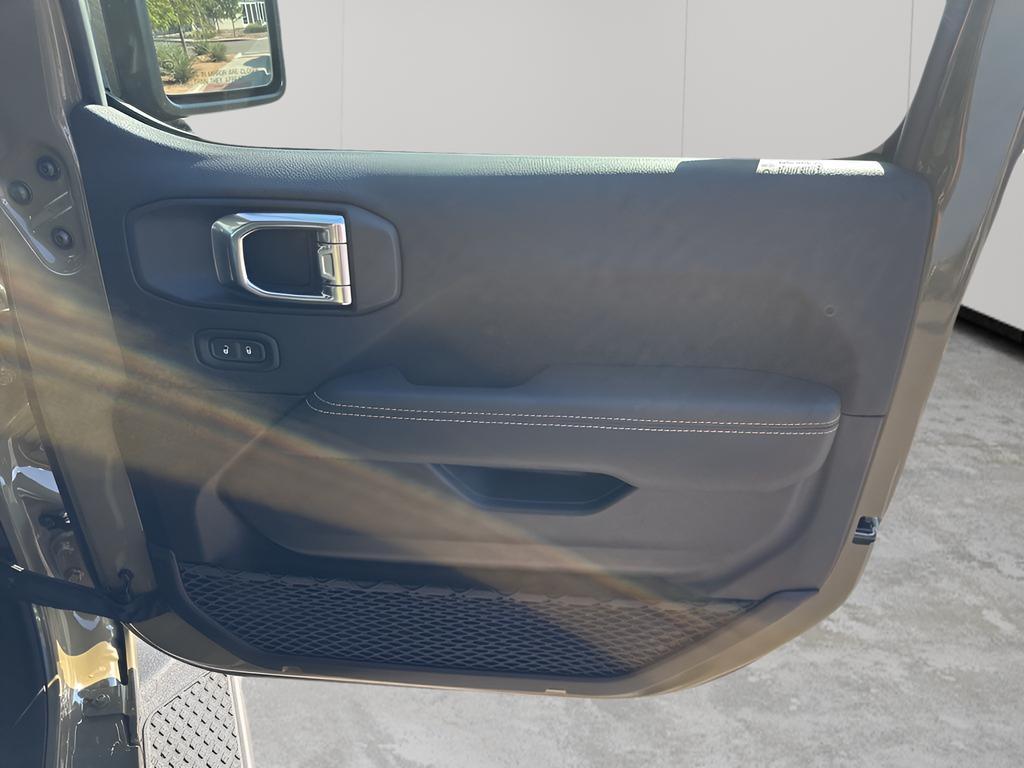 new 2025 Jeep Gladiator car, priced at $50,535