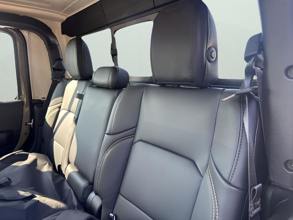 new 2025 Jeep Gladiator car, priced at $50,535