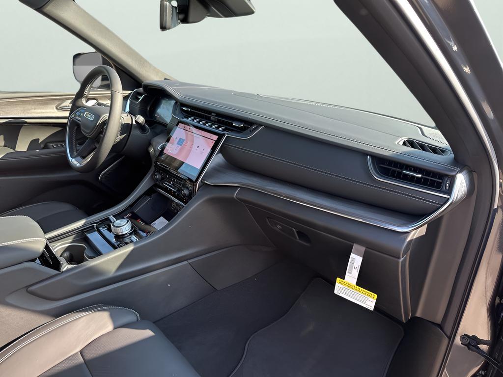 new 2025 Jeep Grand Cherokee L car, priced at $59,620