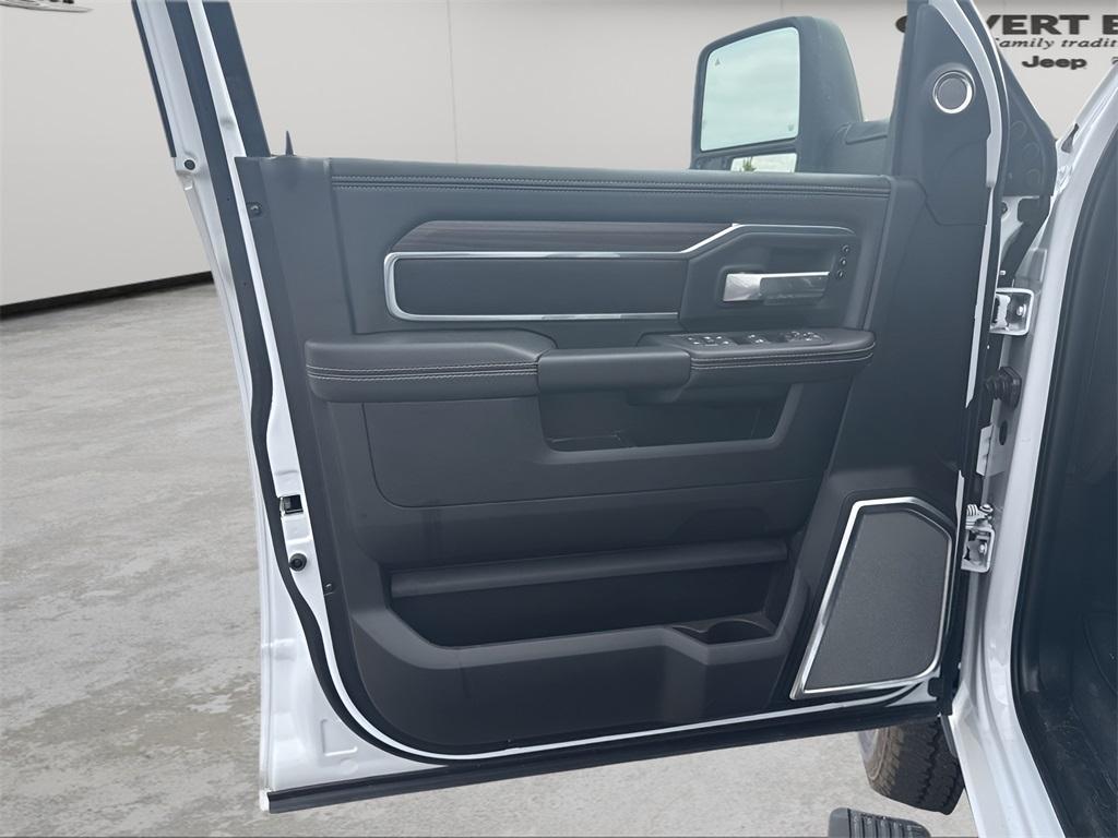 new 2025 Ram 2500 car, priced at $84,073