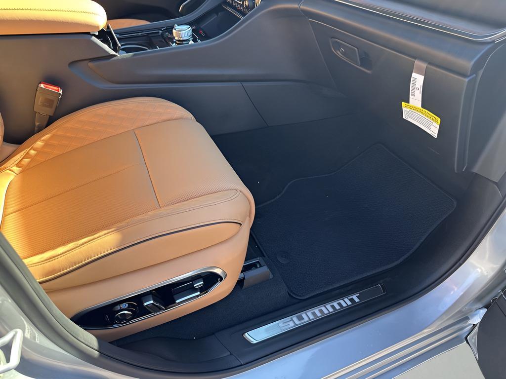 new 2025 Jeep Grand Cherokee car, priced at $60,580