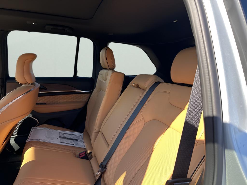 new 2025 Jeep Grand Cherokee car, priced at $60,580