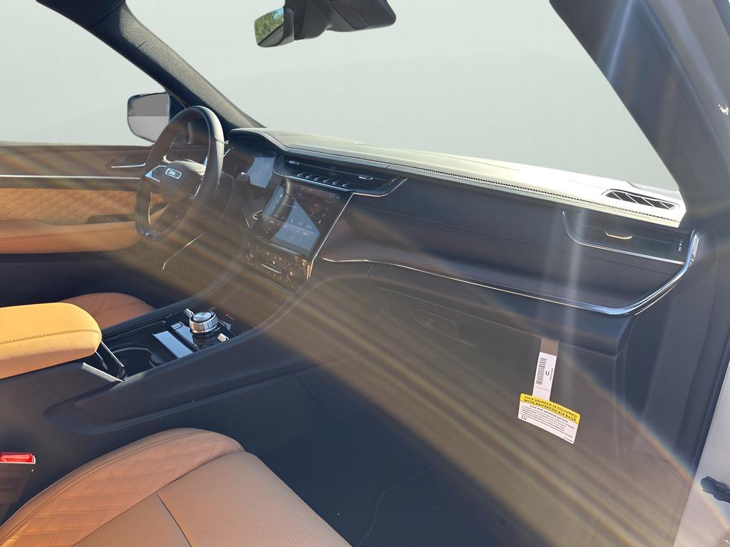 new 2025 Jeep Grand Cherokee car, priced at $60,580
