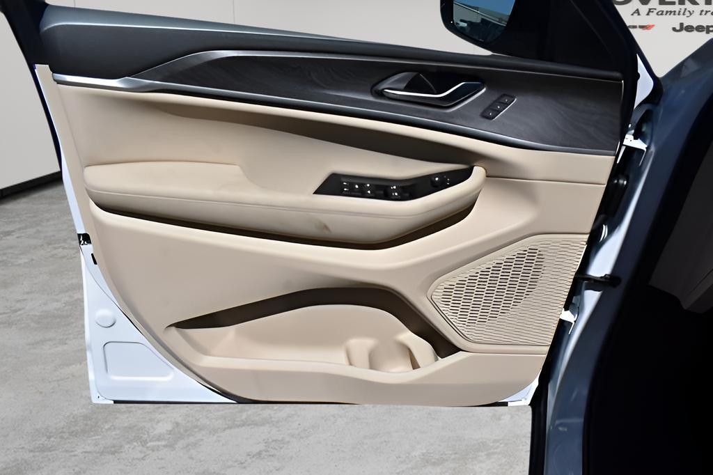 new 2025 Jeep Grand Cherokee car