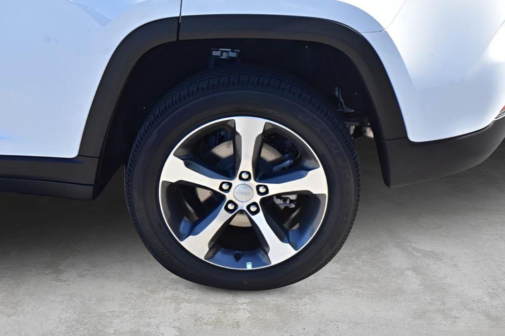 new 2025 Jeep Grand Cherokee car