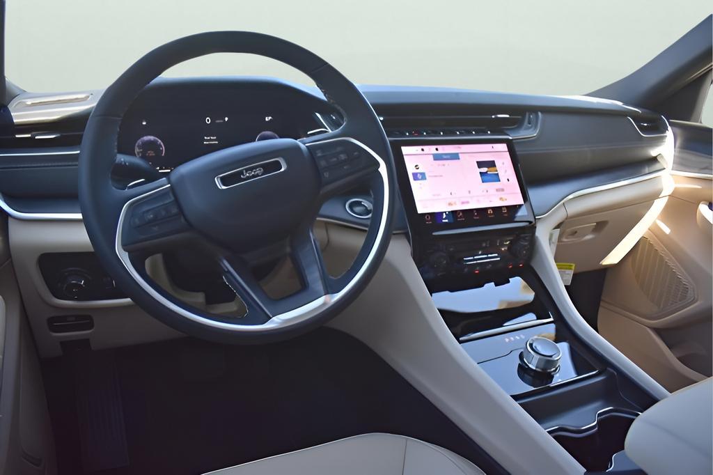 new 2025 Jeep Grand Cherokee car