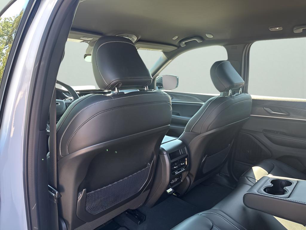 new 2025 Jeep Grand Cherokee car, priced at $38,614