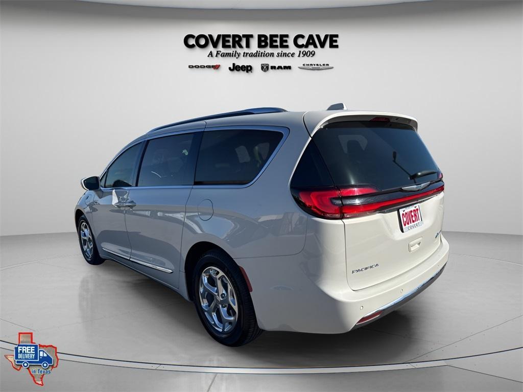 used 2021 Chrysler Pacifica Hybrid car, priced at $25,885