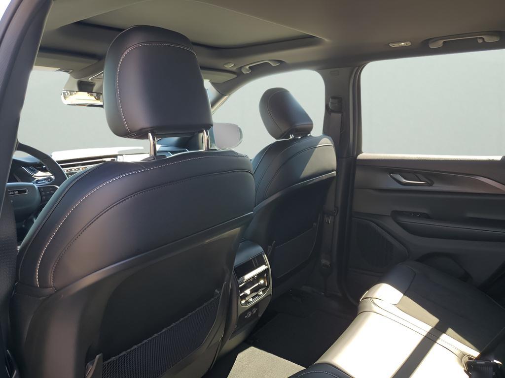 new 2025 Jeep Grand Cherokee car, priced at $40,935