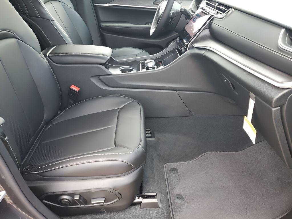 new 2025 Jeep Grand Cherokee L car, priced at $51,584