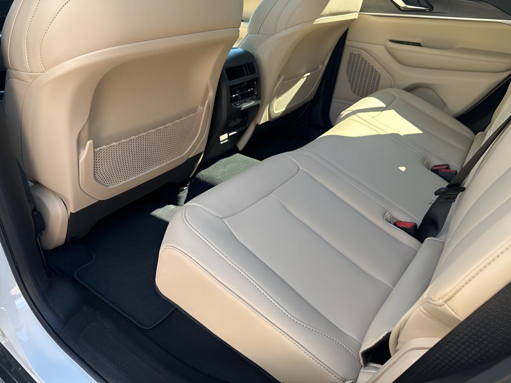 new 2025 Jeep Grand Cherokee car, priced at $39,614