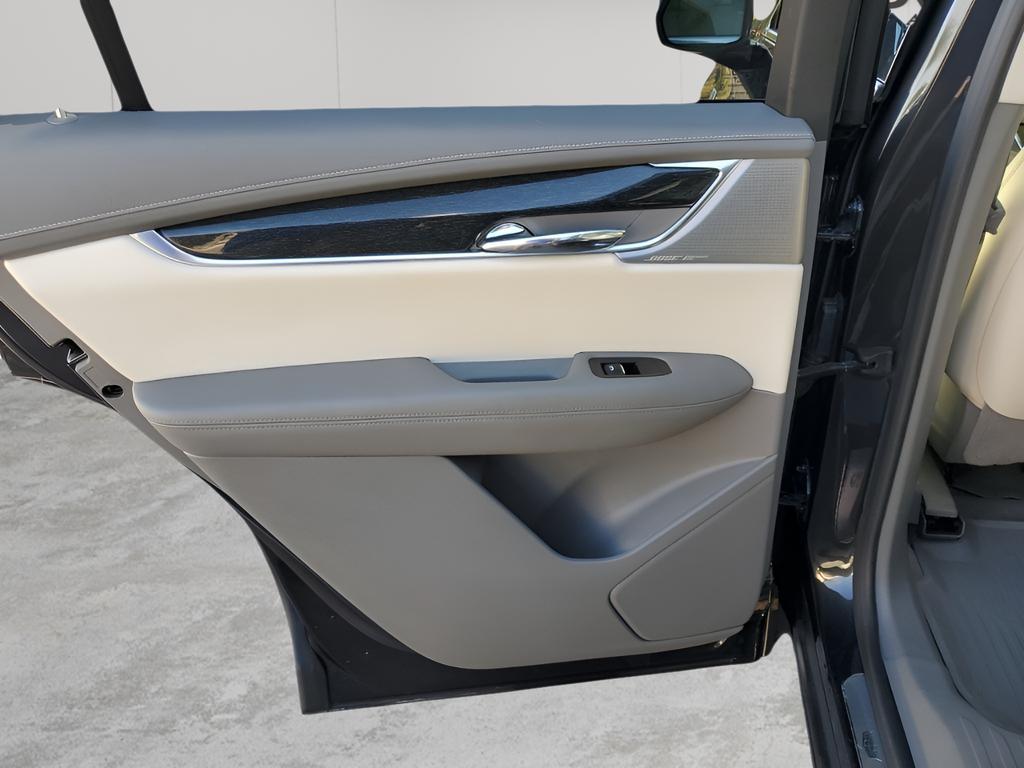 used 2020 Cadillac XT6 car, priced at $30,452