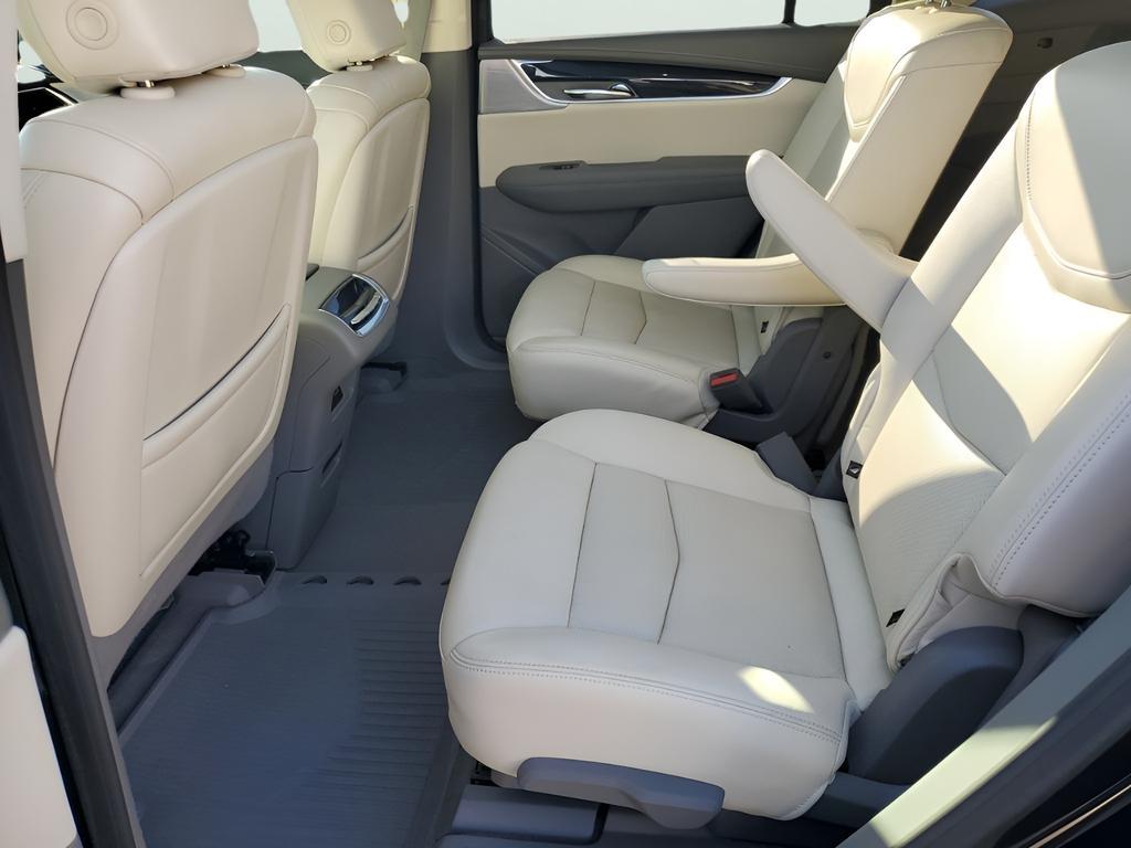 used 2020 Cadillac XT6 car, priced at $30,452