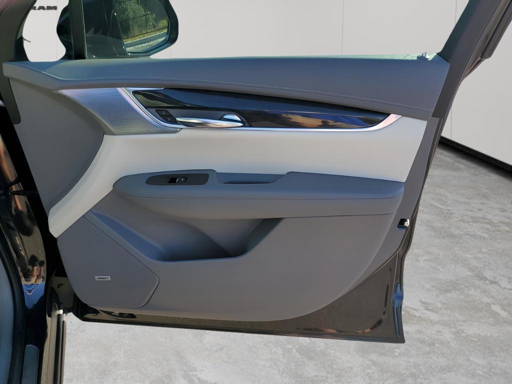 used 2020 Cadillac XT6 car, priced at $30,452