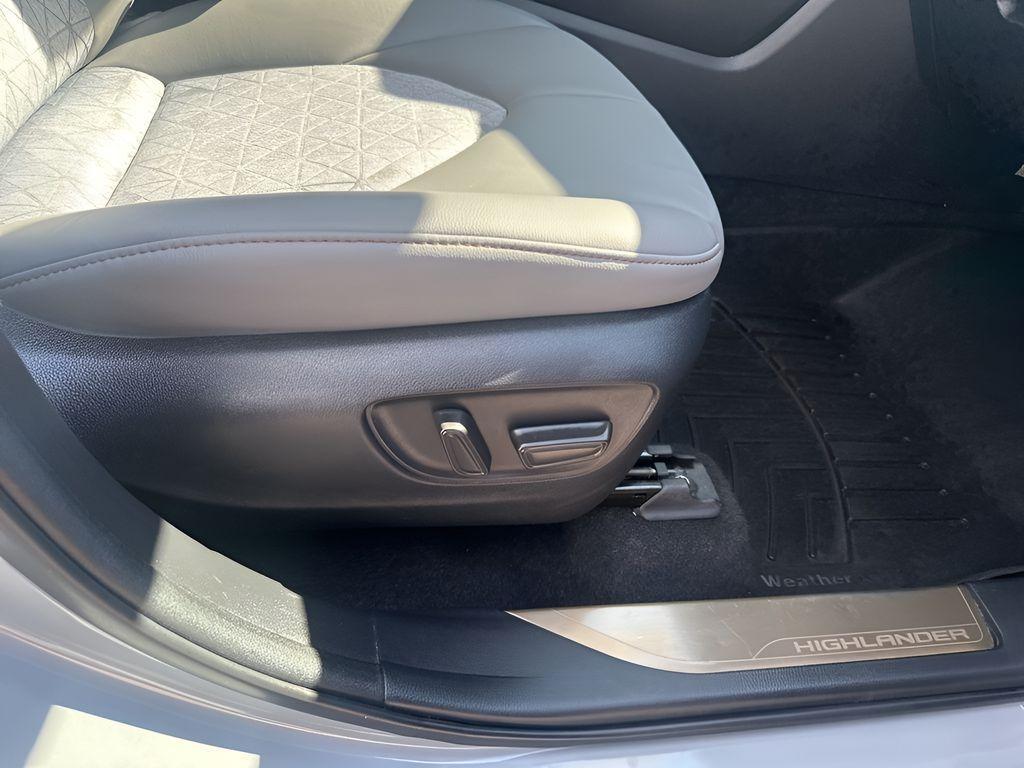 used 2023 Toyota Highlander Hybrid car, priced at $38,955