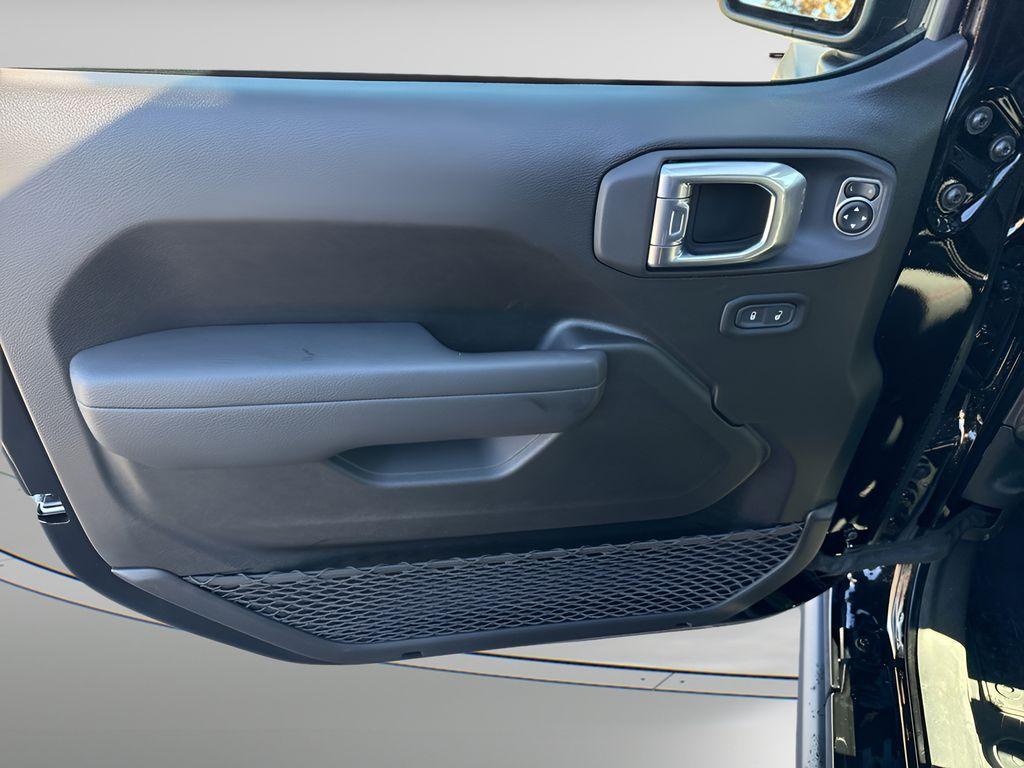 new 2025 Jeep Gladiator car, priced at $51,725