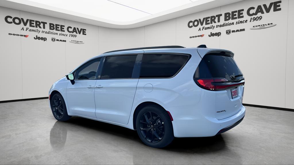 new 2026 Chrysler Pacifica car, priced at $42,085