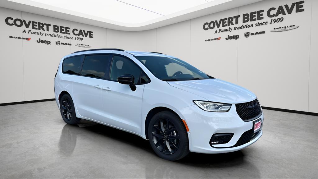 new 2026 Chrysler Pacifica car, priced at $44,872